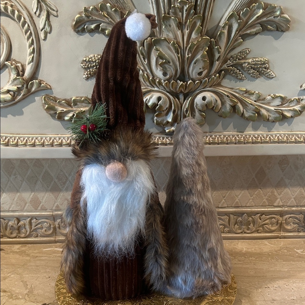NWT Holiday 20” Gnome with  Brown Faux Fur